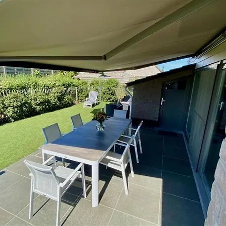 בית נופש Leuke Vakantiewoning Met Tuin In Westende מידלקרק