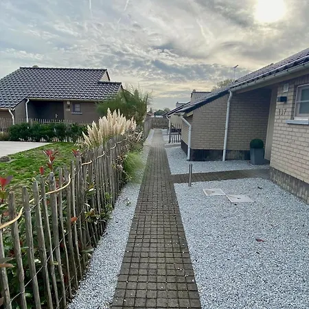 Leuke Vakantiewoning Met Tuin In Westende בית נופש מידלקרק